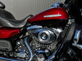 2012 Harley-Davidson® Electra Glide® Ultra Limited Two-Tone Ember Red Sunglo/Merlot Sunglo thumb 3