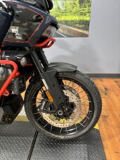 2025 Harley-Davidson® CVO™ Pan America® CARBON BLUE thumb 2