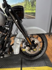 2025 Harley-Davidson® Road King™ Special BILLIARD GRAY/BLK TRIM thumb 2