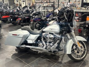 2015 Harley-Davidson Street Glide Special thumb 2