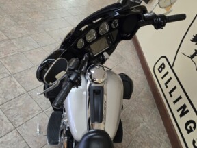 2018 Harley-Davidson® Ultra Limited Silver Fortune/Black Tempest thumb 0