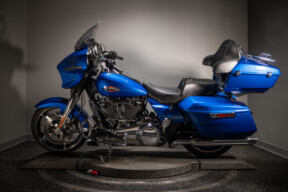 2024 Street Glide® (FLHX) thumb 1