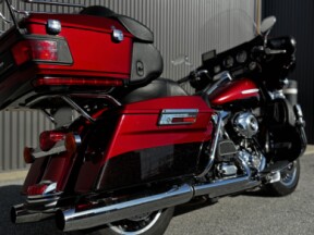 2012 Harley-Davidson® Electra Glide® Ultra Limited Two-Tone Ember Red Sunglo/Merlot Sunglo thumb 2
