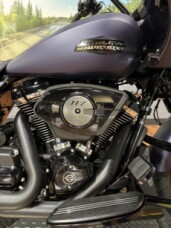 2025 Harley-Davidson® Road Glide™ PRPL ABYSS DNM/BLACK TRIM thumb 3