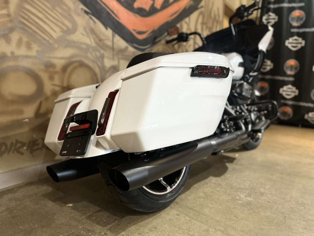 FLTRX 2025 Road Glide - Photo 3