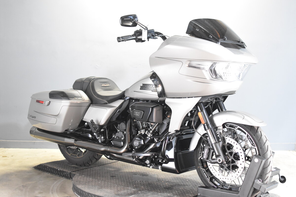 Used 2023 Harley-Davidson CVO Road Glide FLTRXSE - Photo 5