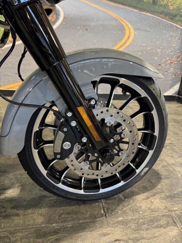 2025 Harley-Davidson Road Glide 3 - Photo 8