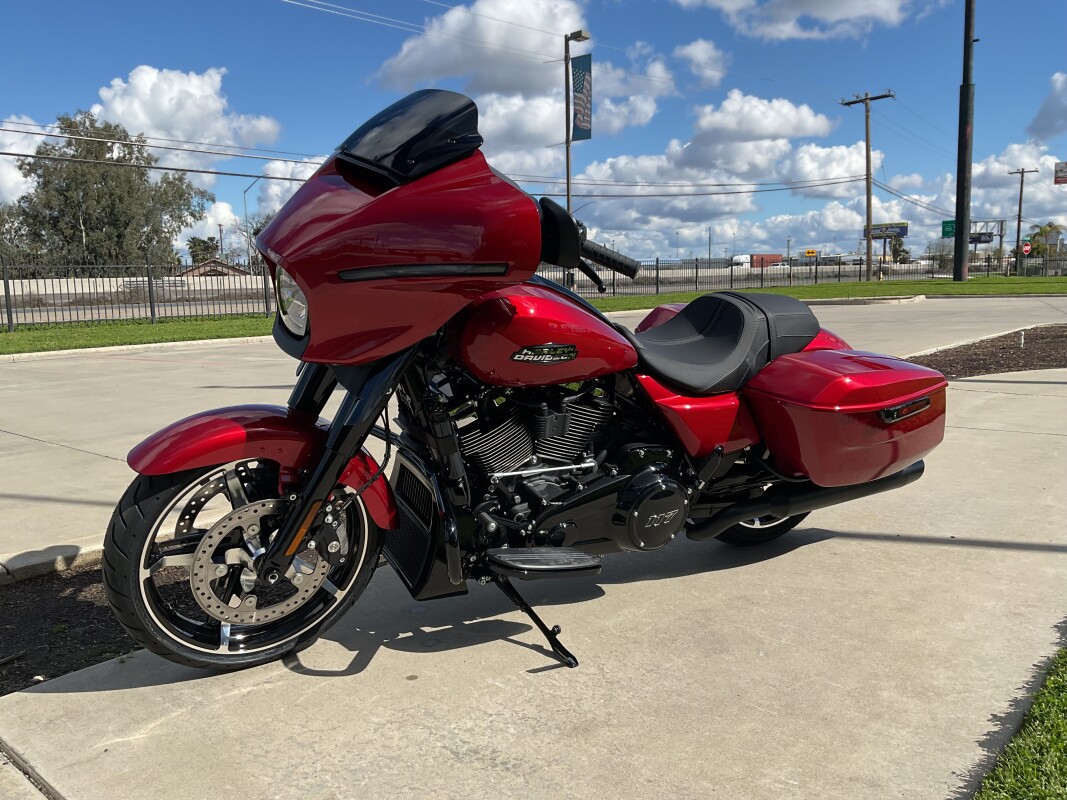 FLHX 2025 Street Glide - Photo 4