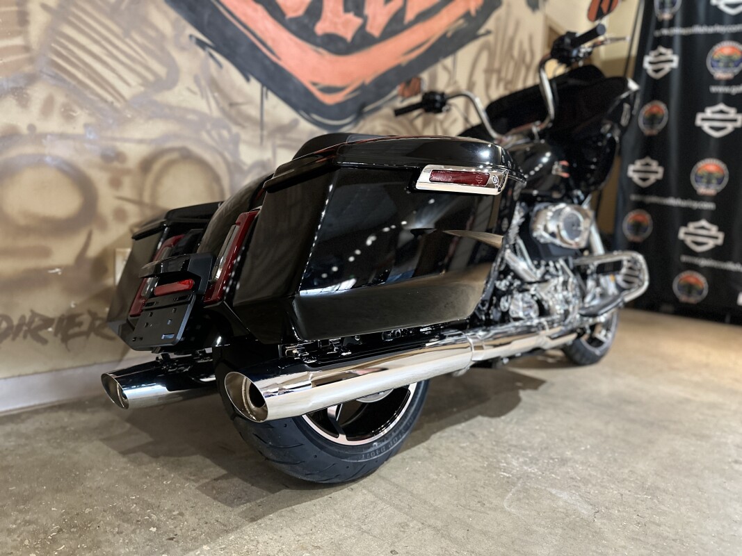 FLTRX 2025 Road Glide - Photo 3