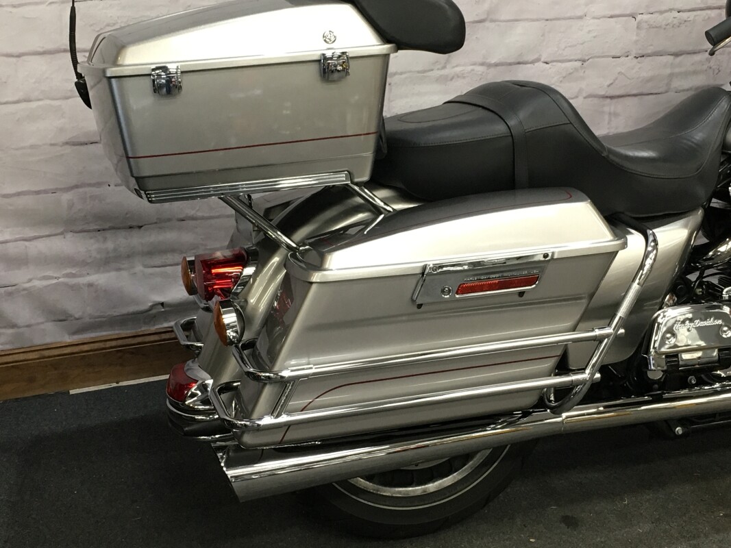 2009 Harley-Davidson Electra Glide Classic Pewter Pearl FLHTC - Photo 2