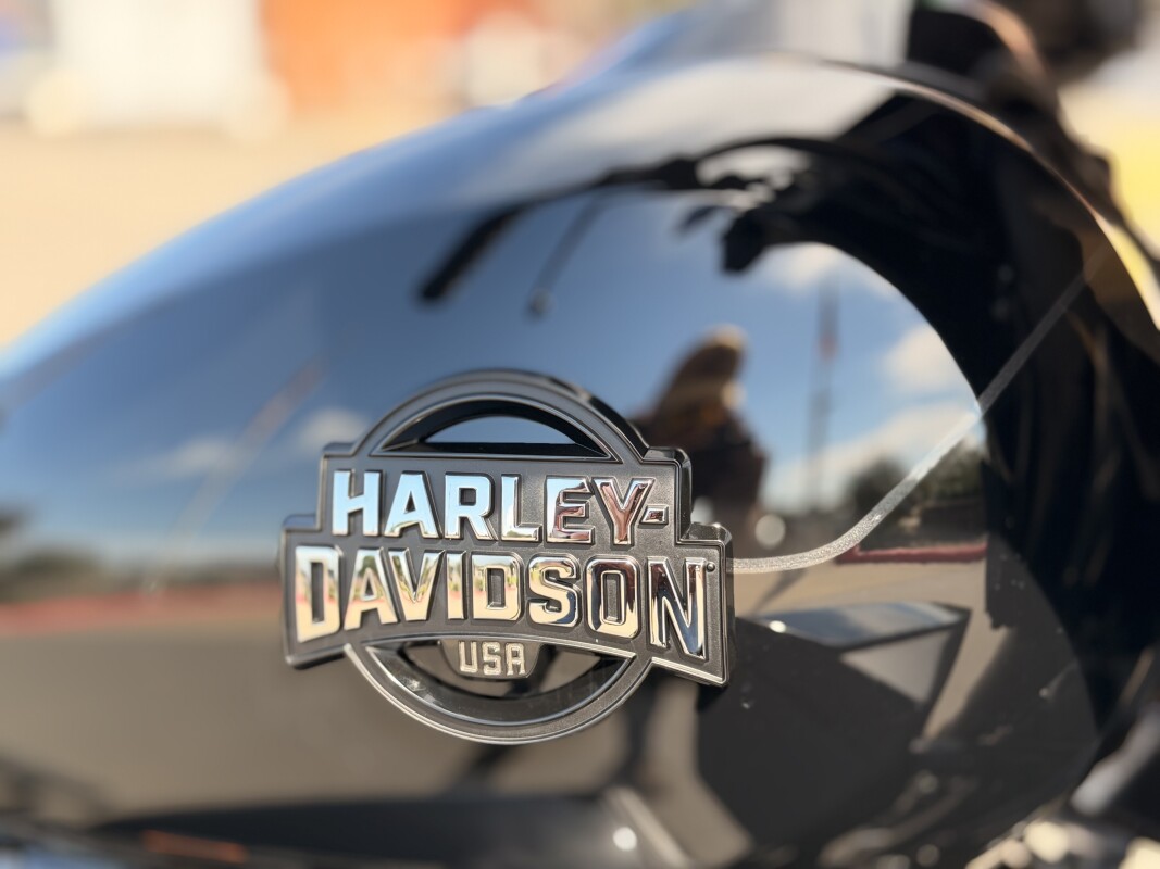 2025 Harley-Davidson Street Glide Ultra Vivid Black - Black Finish - Photo 10