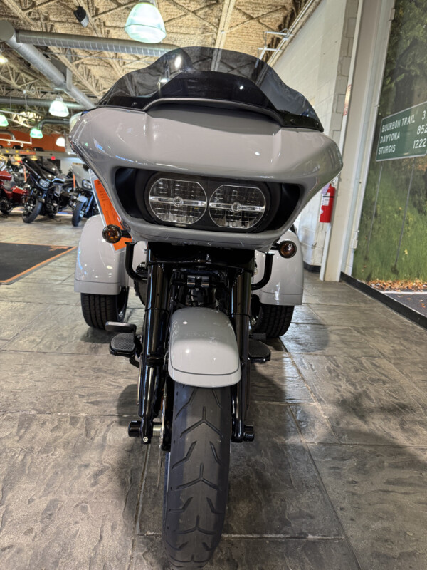 2025 Harley-Davidson Road Glide 3 - Photo 10