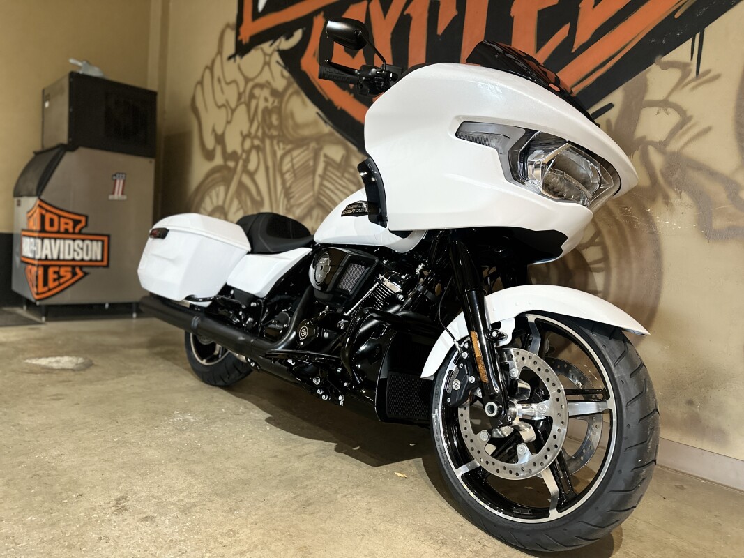 FLTRX 2025 Road Glide - Photo 7