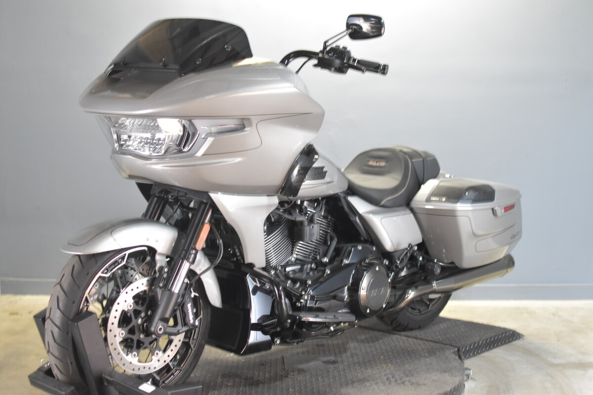 Used 2023 Harley-Davidson CVO Road Glide FLTRXSE - Photo 7