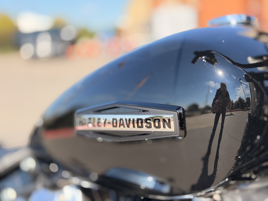 2025 Harley-Davidson Street Bob FXBB Vivid Black w/Laced Wheels - Photo 9