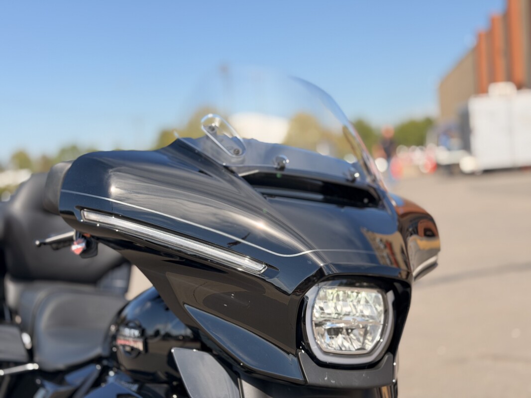 2025 Harley-Davidson Street Glide Ultra Vivid Black - Black Finish - Photo 8