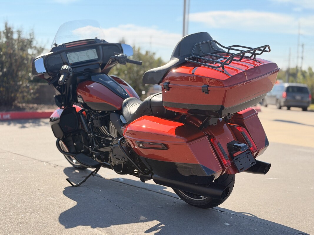 2025 Harley-Davidson Street Glide Ultra FLHXU Whiskey Fire / Vivid Black - Photo 4