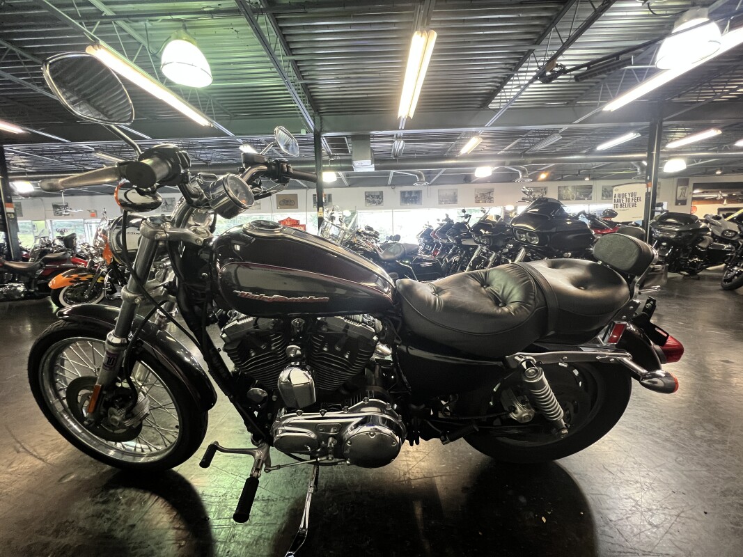 2006 Harley-Davidson 1200 Custom Black Cherry and Black XL1200C - Photo 7
