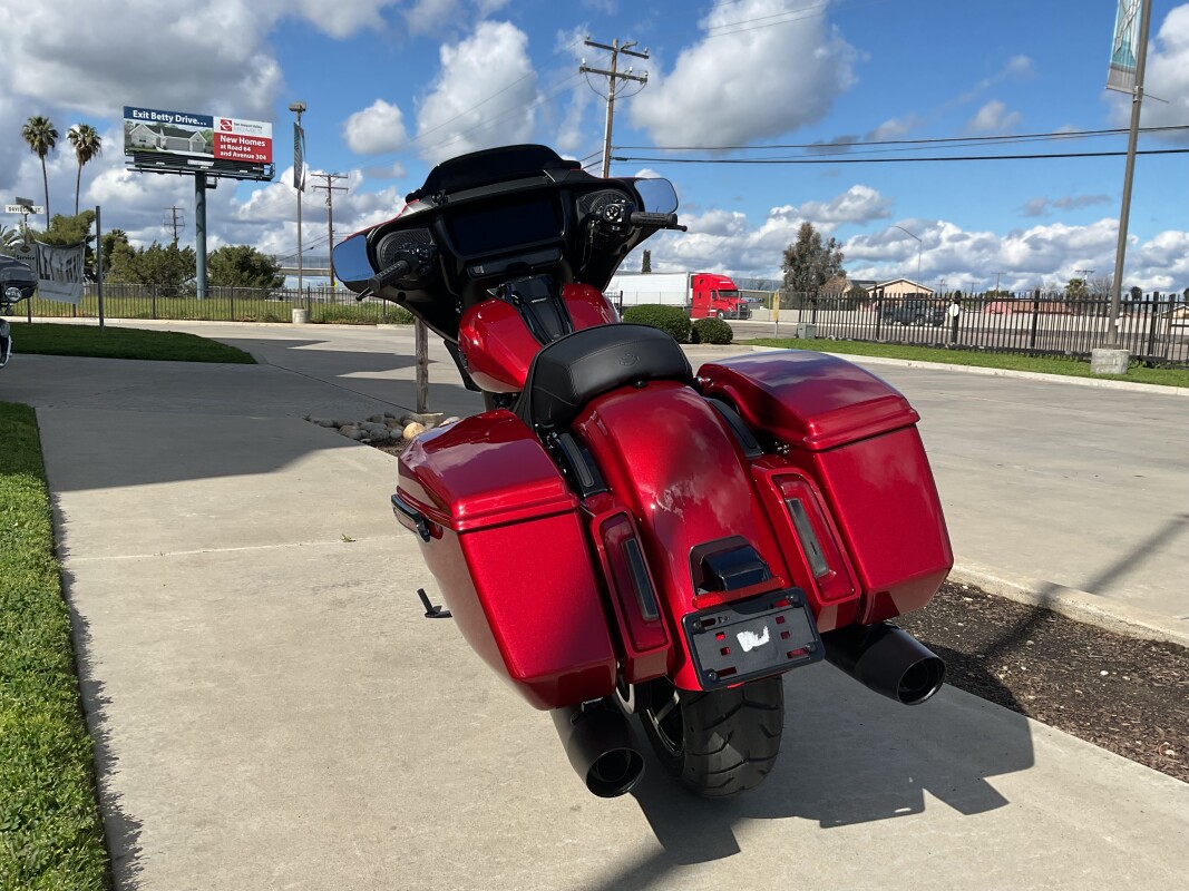 FLHX 2025 Street Glide - Photo 5