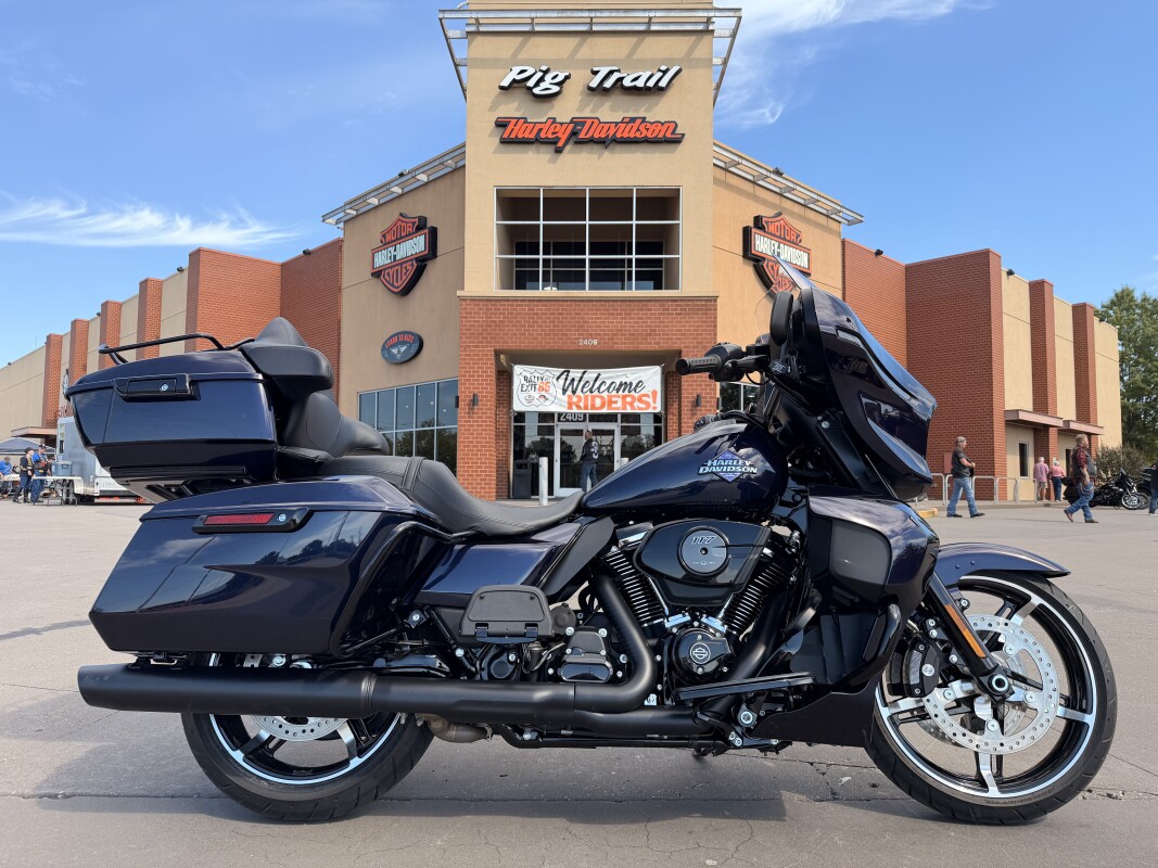 2025 Harley-Davidson Street Glide Ultra FLHXU Mystic Shift