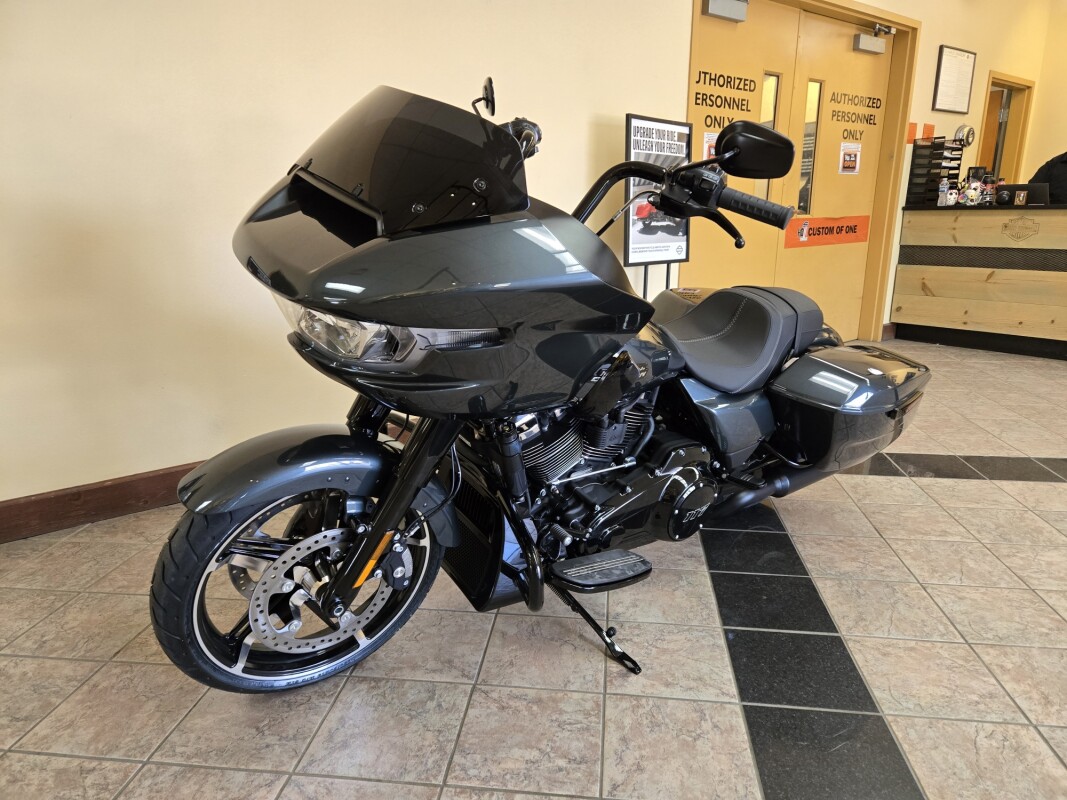 2025 Harley-Davidson Road Glide Iron Horse Metallic - Black Finish - Photo 5