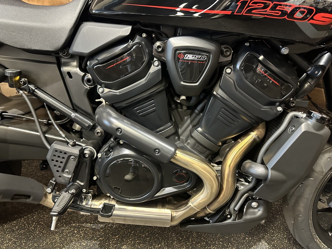 2025 Harley-Davidson Pan America 1250 ST Vivid Black RA1250ST - Photo 8