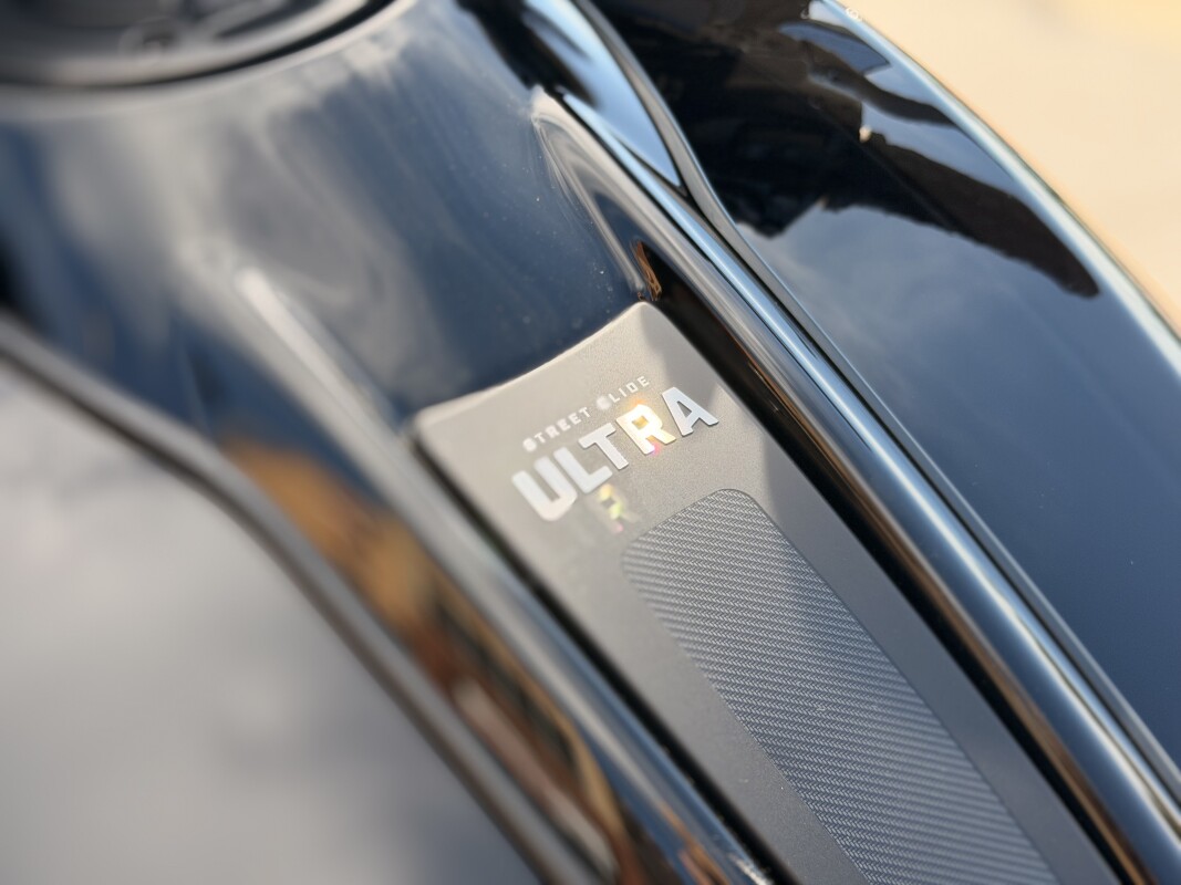 2025 Harley-Davidson Street Glide Ultra Vivid Black - Black Finish - Photo 7
