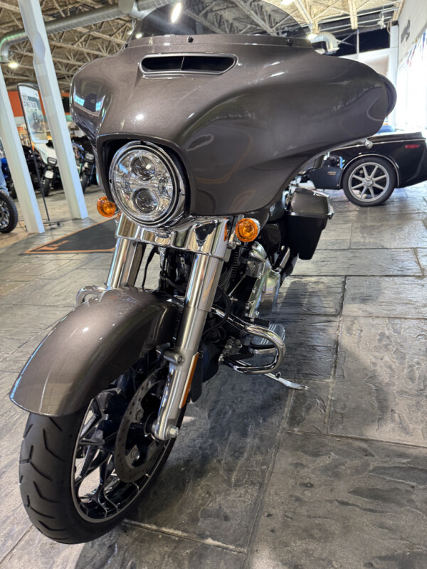 2023 Harley-Davidson Street Glide Special - Photo 9