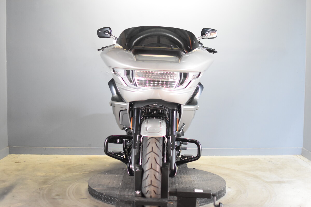 Used 2023 Harley-Davidson CVO Road Glide FLTRXSE - Photo 6