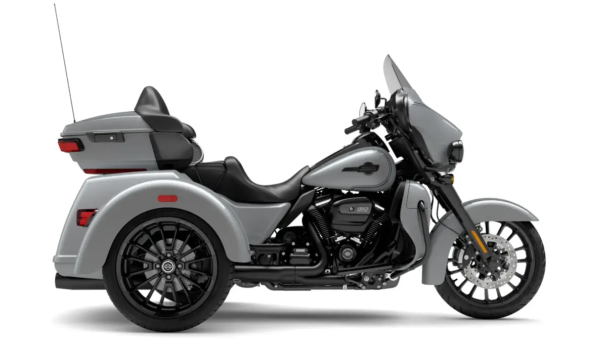 Harley-Davidson Tri Glide Ultra 2025 FLHTCUTG ATLAS SLV MTLIC
