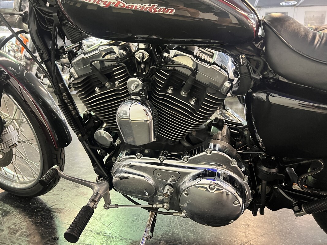 2006 Harley-Davidson 1200 Custom Black Cherry and Black XL1200C - Photo 8