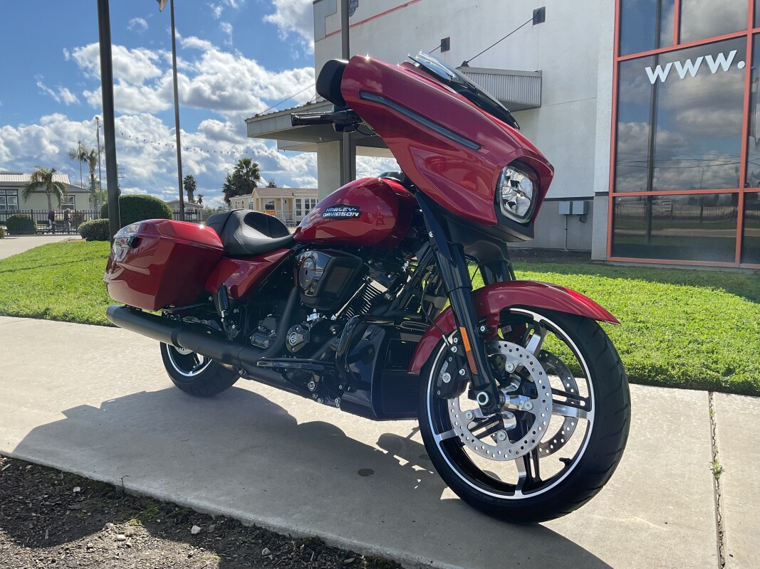 FLHX 2025 Street Glide - Photo 3
