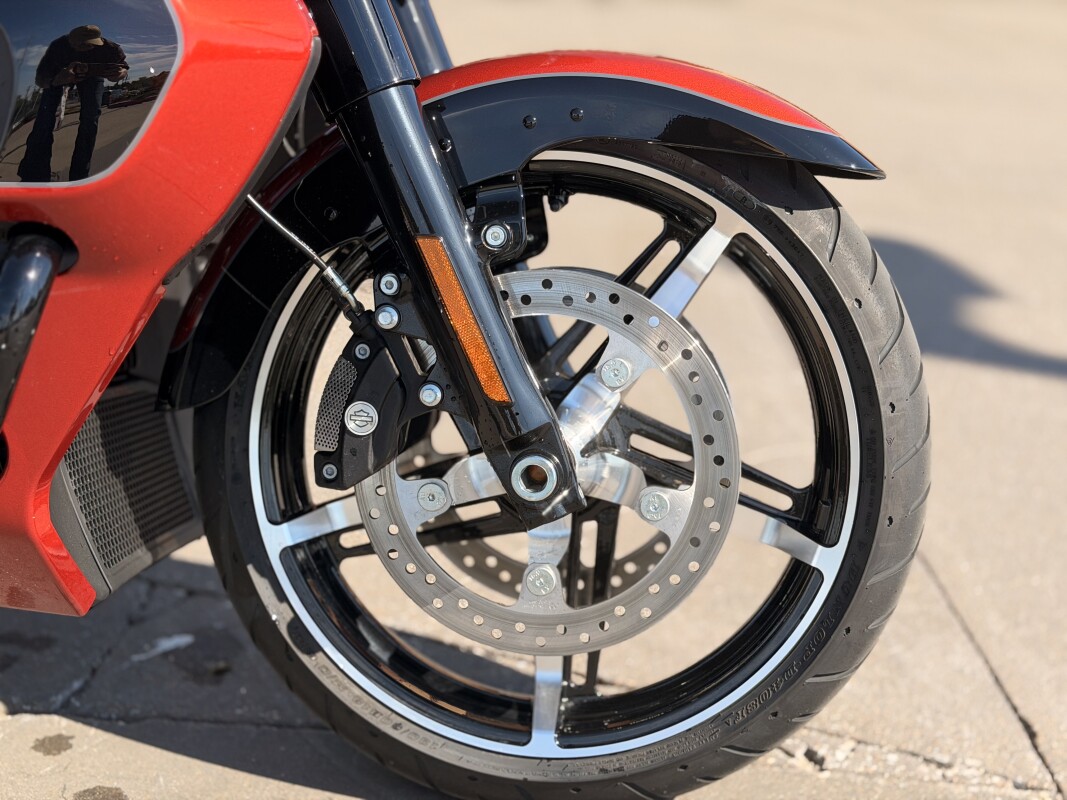 2025 Harley-Davidson Street Glide Ultra FLHXU Whiskey Fire / Vivid Black - Photo 9