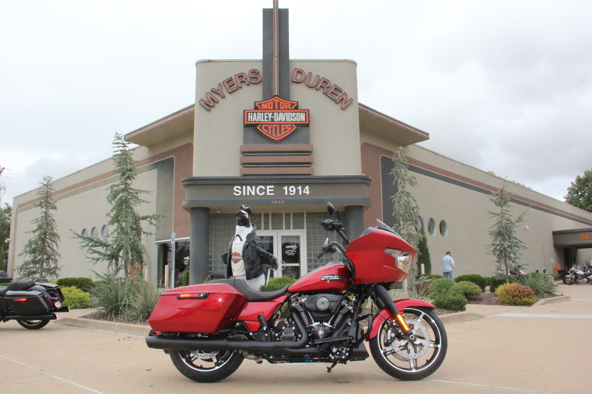 2025 Harley-Davidson Road Glide Brilliant Red - Black Finish