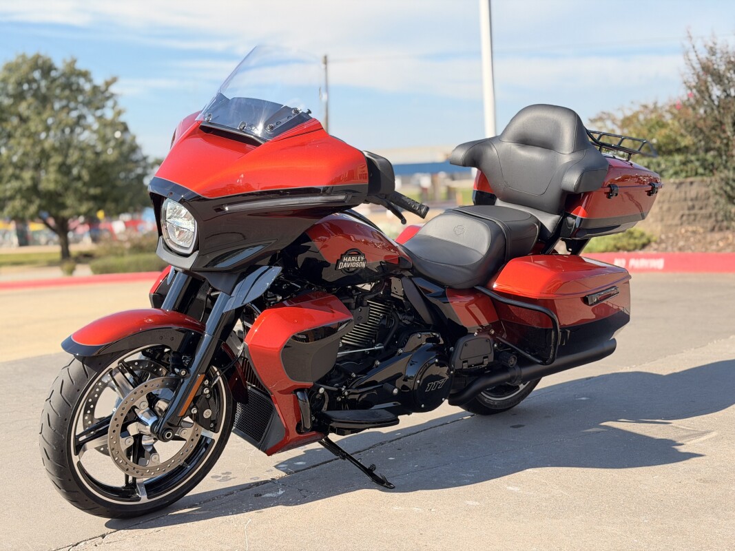 2025 Harley-Davidson Street Glide Ultra FLHXU Whiskey Fire / Vivid Black - Photo 5