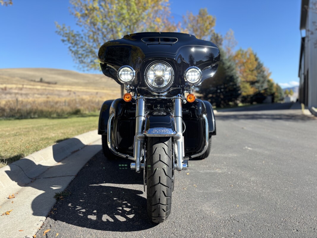 2025 Harley-Davidson Tri Glide Ultra Vivid Black - Photo 7