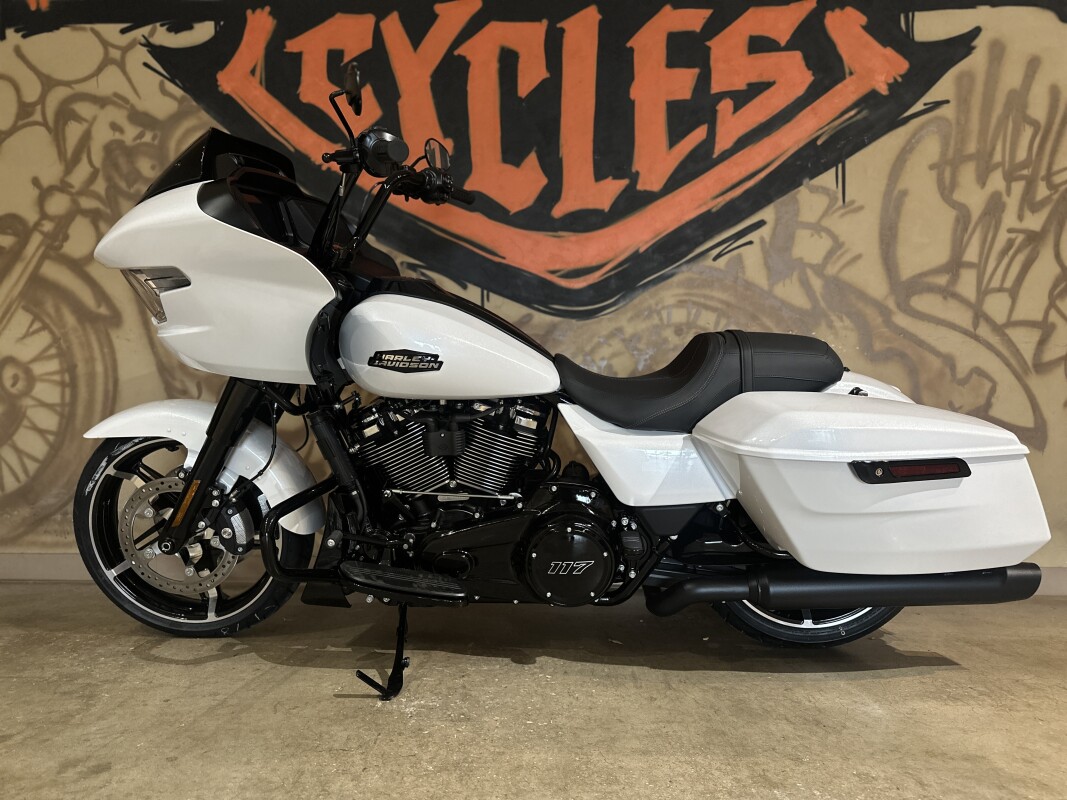 FLTRX 2025 Road Glide - Photo 9