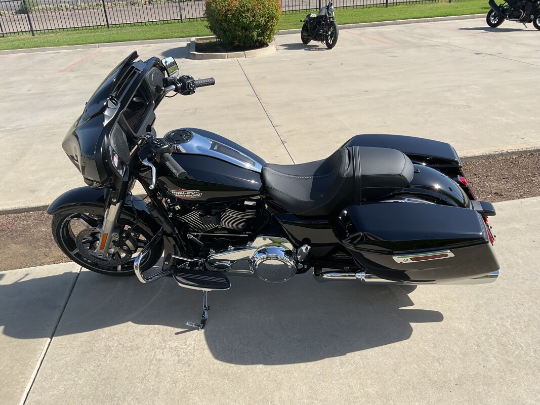 FLHX 2025 Street Glide - Photo 6