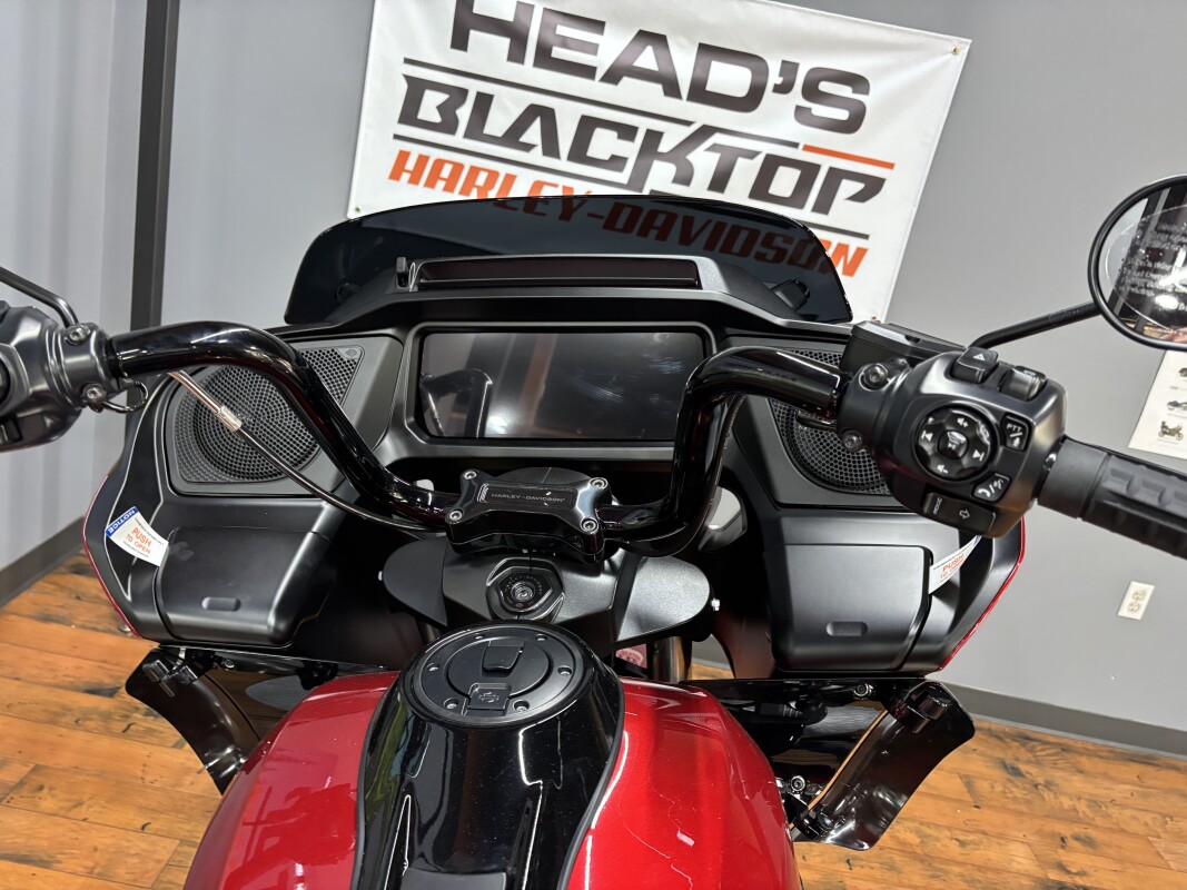 2025 Harley-Davidson Road Glide BRILLIANT RED/BLK TRIM - Photo 5