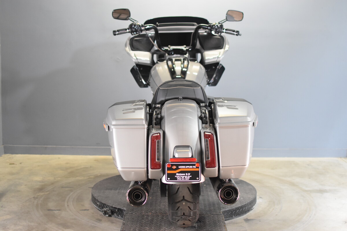 Used 2023 Harley-Davidson CVO Road Glide FLTRXSE - Photo 2