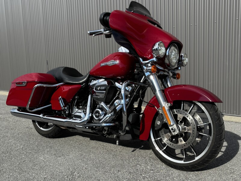 2021 Harley-Davidson® Street Glide® Billiard Red