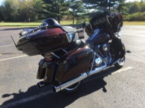 2019 Harley-Davidson® CVO™ Limited Auburn Sunglo & Black Hole with Rich Bourbon thumb 1