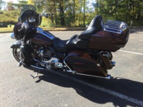 2019 Harley-Davidson® CVO™ Limited Auburn Sunglo & Black Hole with Rich Bourbon thumb 2