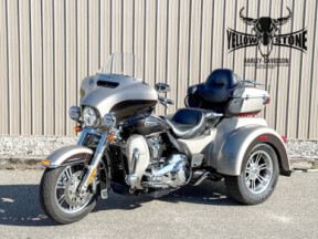 2018 Harley-Davidson® Tri Glide® Ultra SILVER FORTUNE & SUMATRA BROWN thumb 1