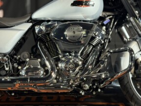 2025 Harley-Davidson® Street Glide® FLHX thumb 3