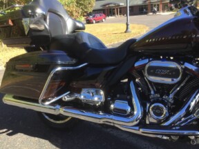 2019 Harley-Davidson® CVO™ Limited Auburn Sunglo & Black Hole with Rich Bourbon thumb 0