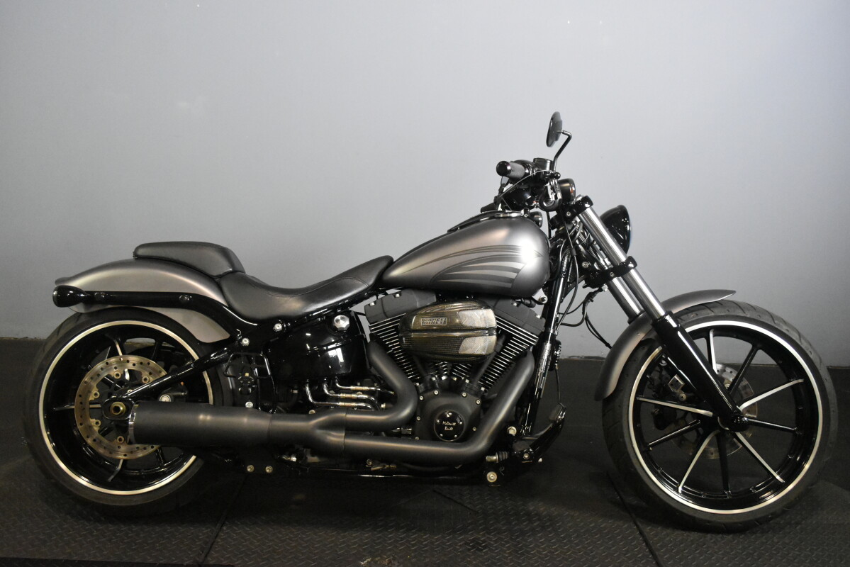 2016 Harley-Davidson® Breakout® FXSB | Huntington Beach Harley