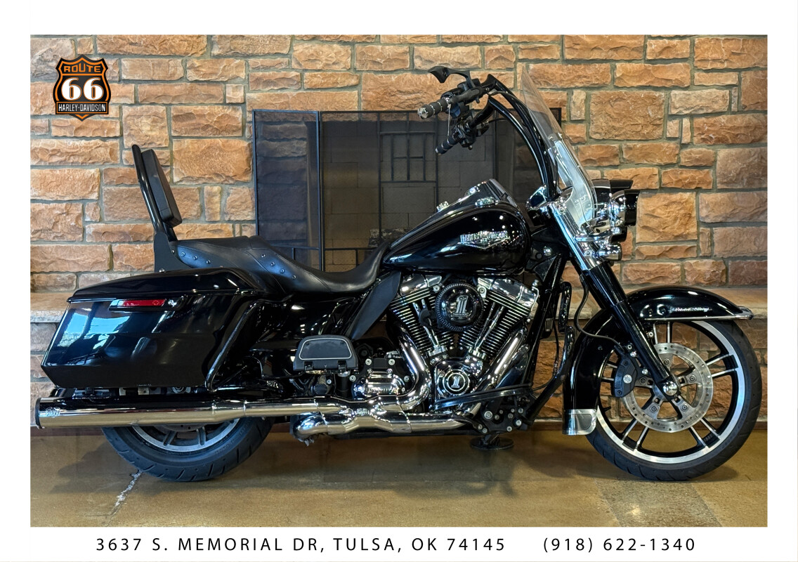 2014 Harley-Davidson Road King BLACK W/ PINSTRIPE