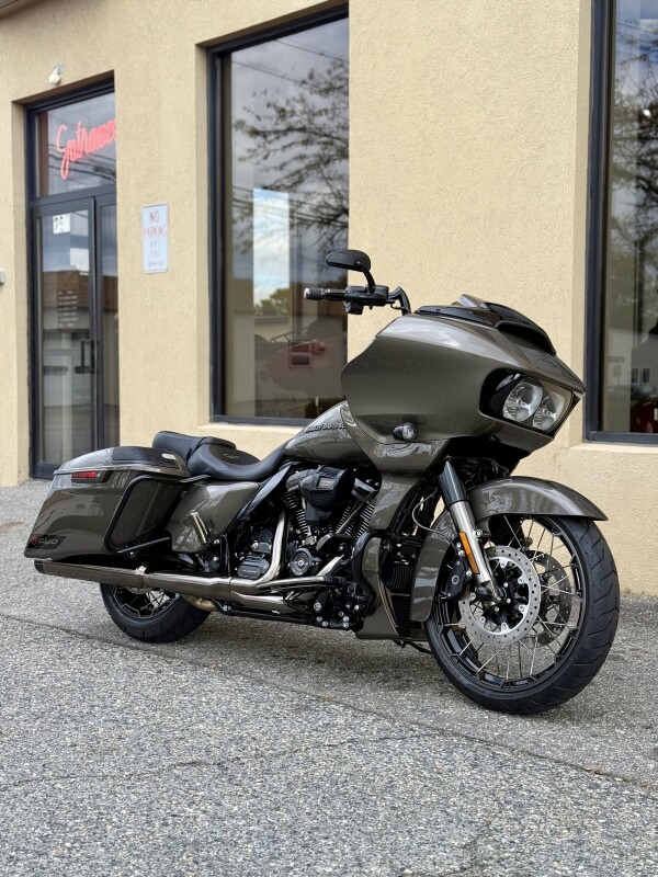 2021 Harley-Davidson CVO Road Glide FLTRXSE - Photo 3