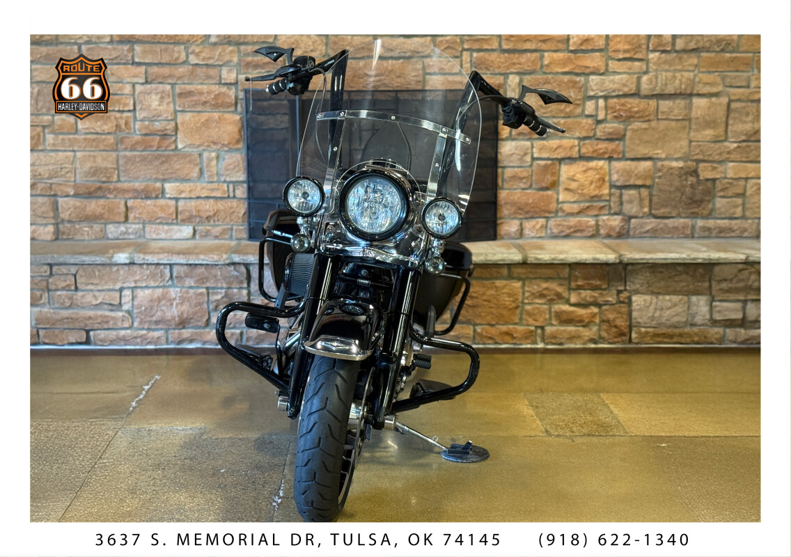2014 Harley-Davidson Road King BLACK W/ PINSTRIPE - Photo 2
